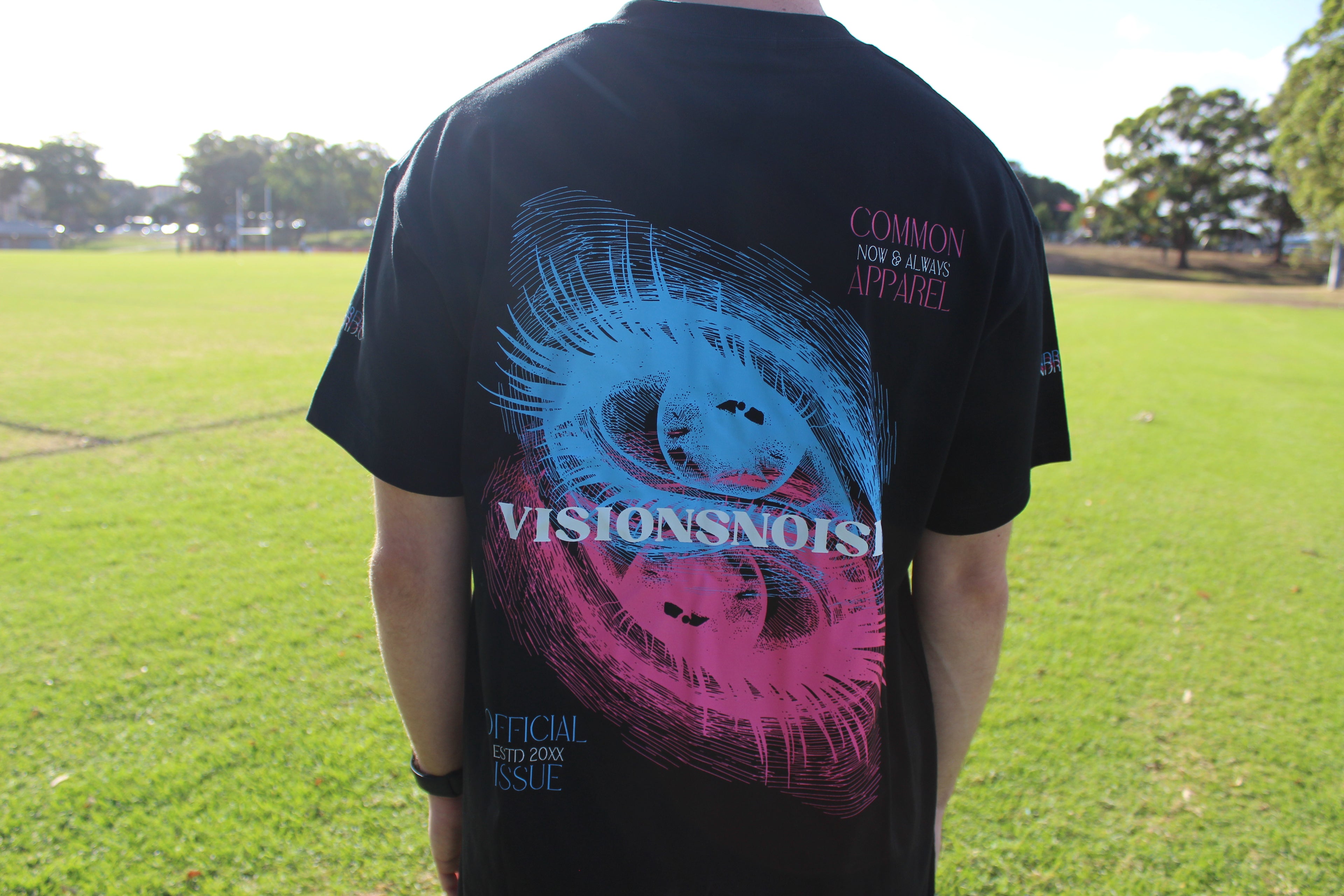 VISIONS TEE - BLACK