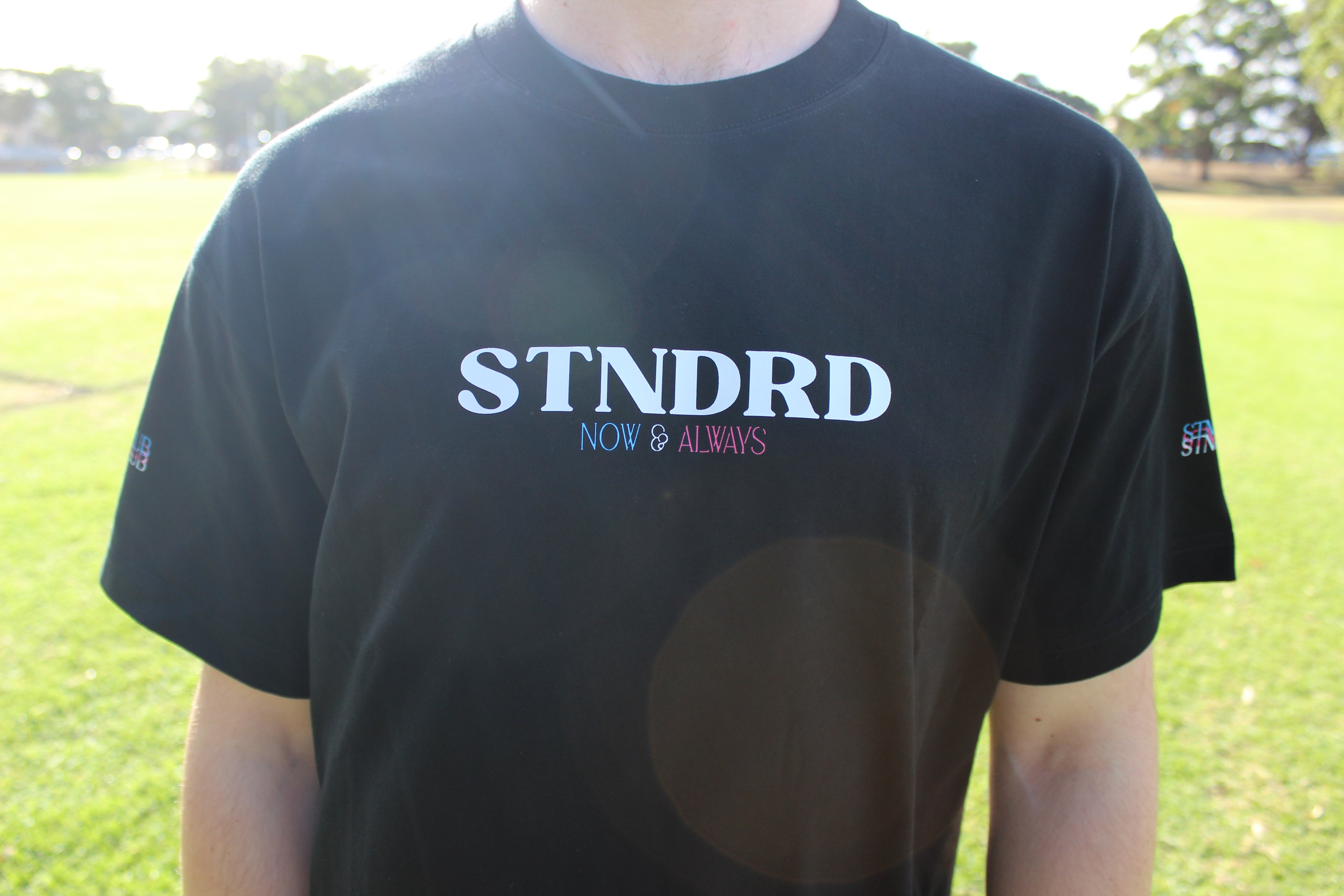 VISIONS TEE - BLACK